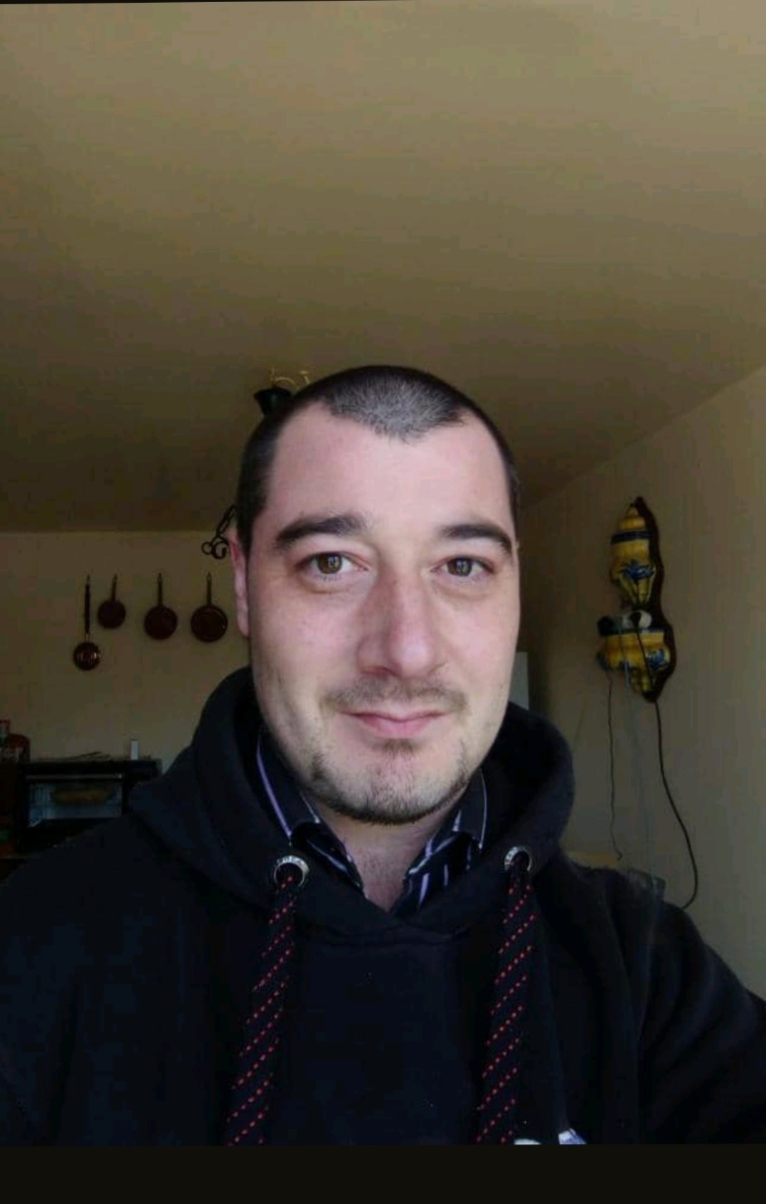 Profil de Dolan, 37 ans, Lieu gay à Miège