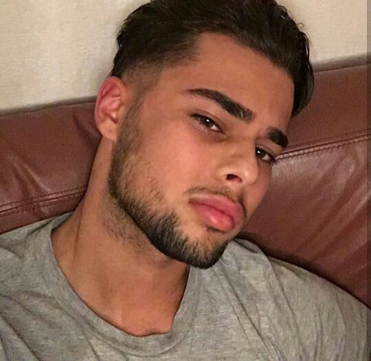 Profil de Pierre-hubert, 24 ans, Lieu gay à Ardon