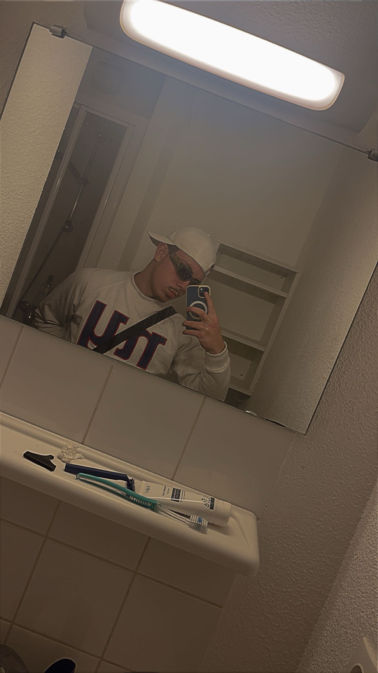 Profil de Abdelaziz, 21 ans, Lieu gay à Perrefitte
