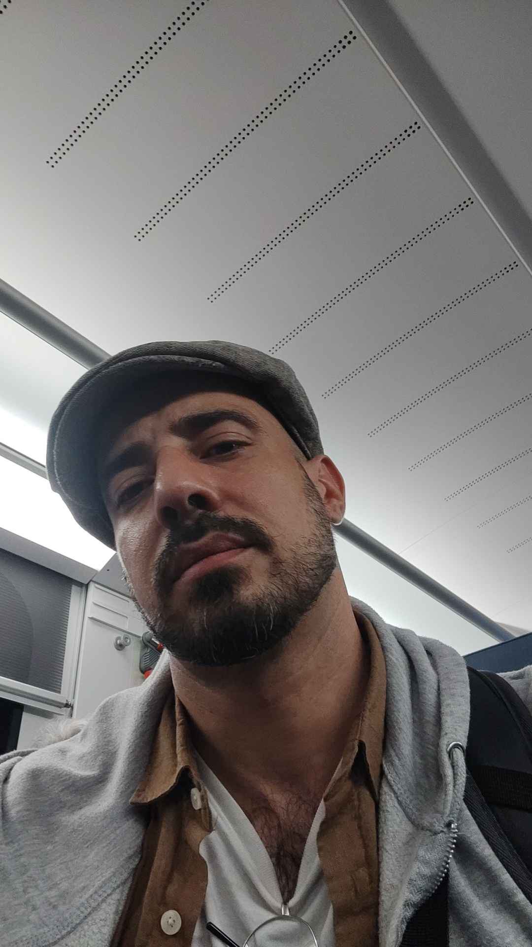 Profil de Ryless, 33 ans, Lieu gay à Tschierv