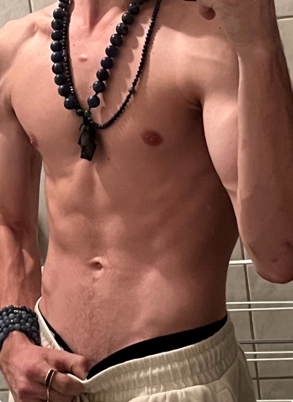 Profil de Yonel, 22 ans, Lieu gay à Wergenstein