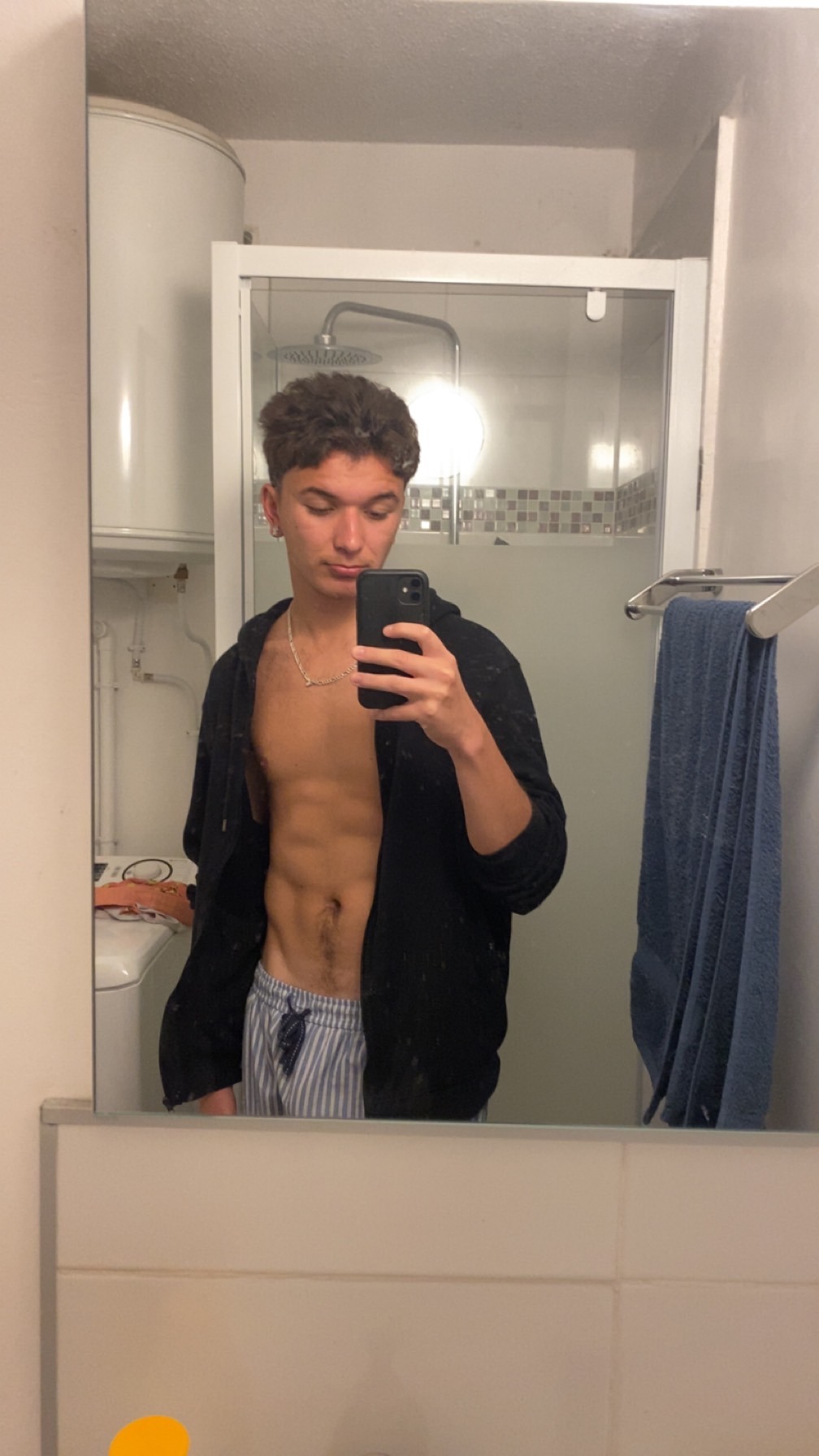 Profil de Abdrahmane, 25 ans, Lieu gay à Dully