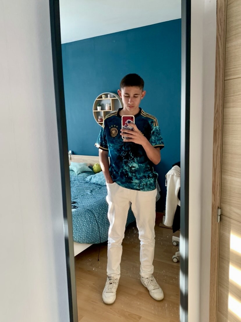 Profil de Tao, 20 ans, Lieu gay à La Chaux-du-Milieu