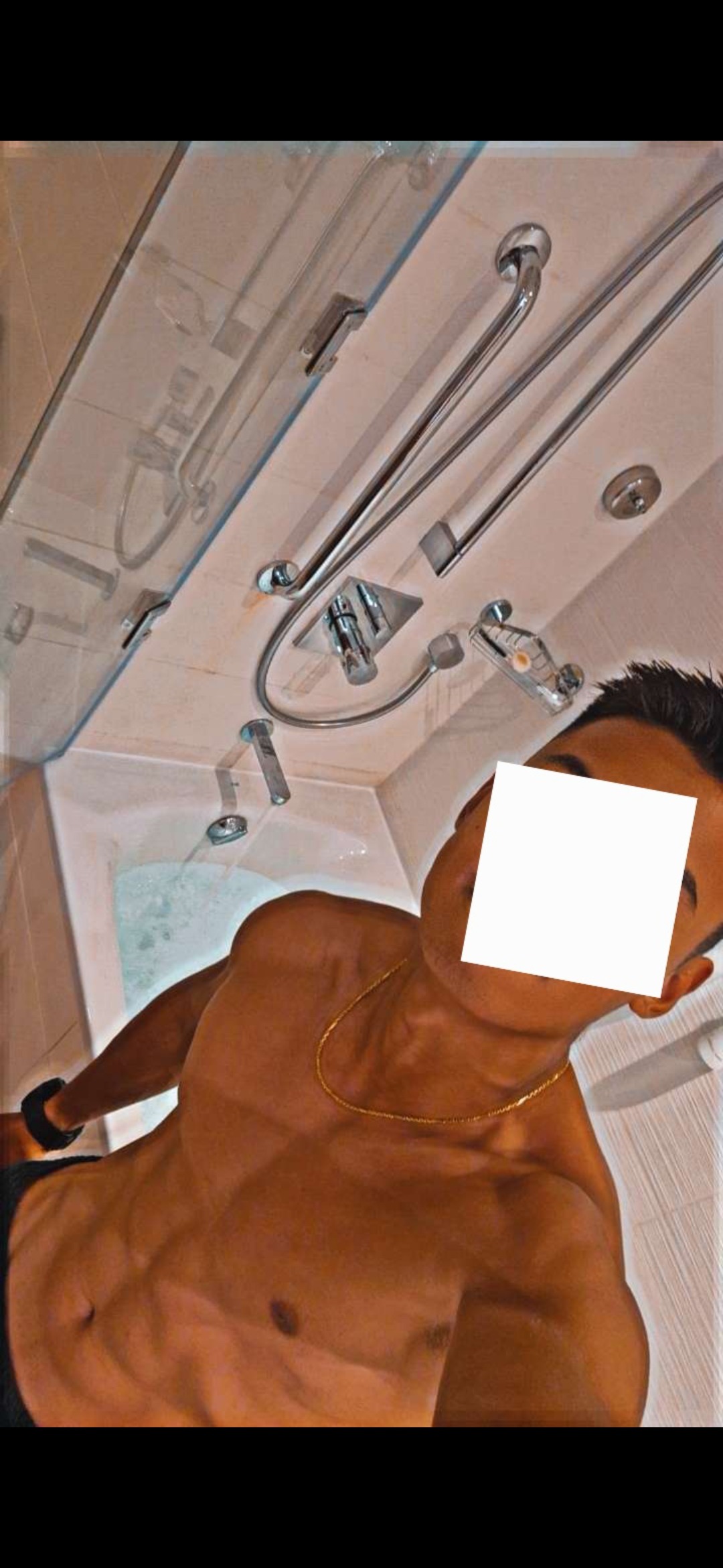 Profil de Osval, 21 ans, Lieu gay à Messen