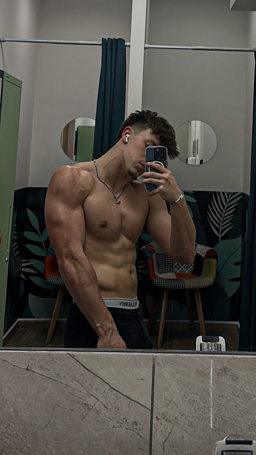 Profil de Javiel, 18 ans, Lieu gay à Aran