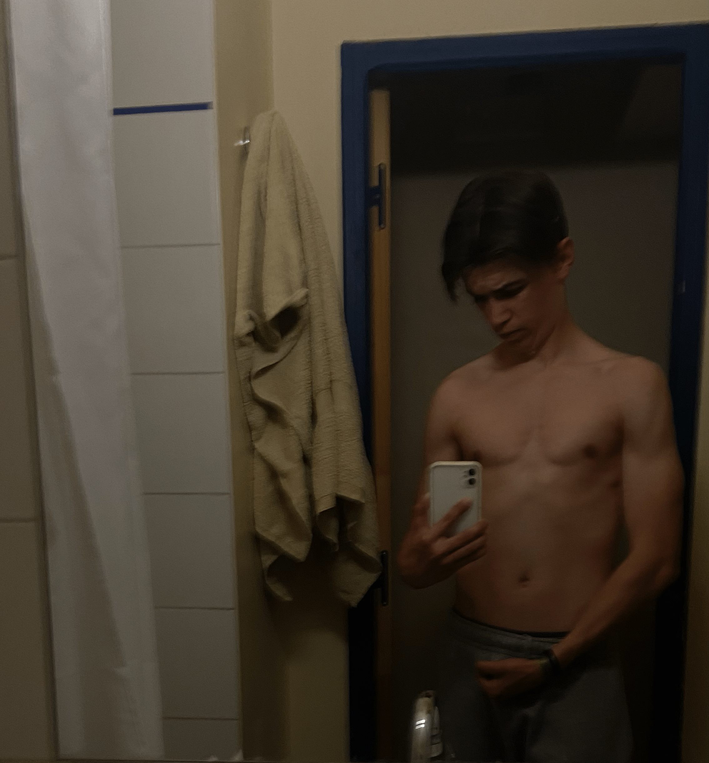 Profil de Eddine, 20 ans, Lieu gay à Saillon