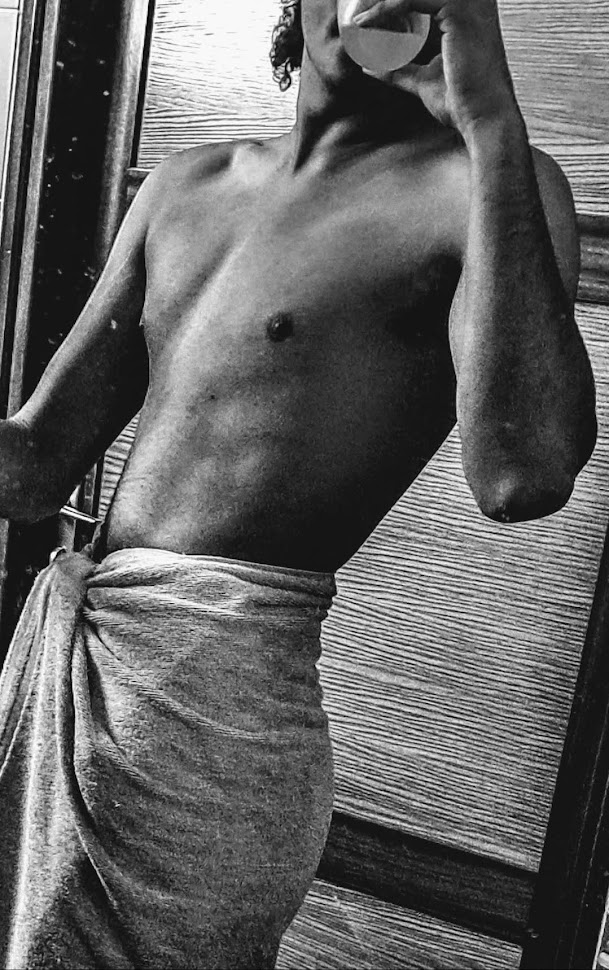 Profil de Makhlouf, 21 ans, Lieu gay à Travers