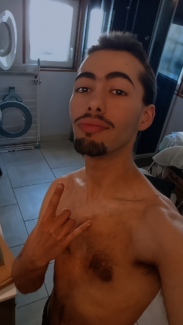 Profil de Volodia, 22 ans, Lieu gay à Misery