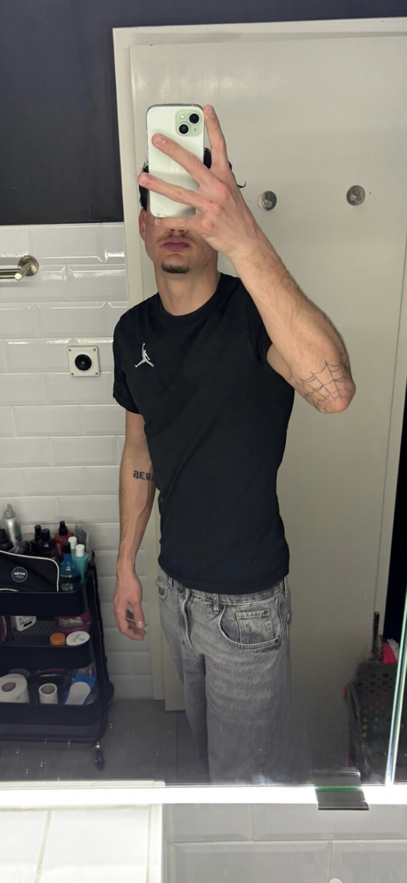 Profil de Jaures, 21 ans, Lieu gay à Preda