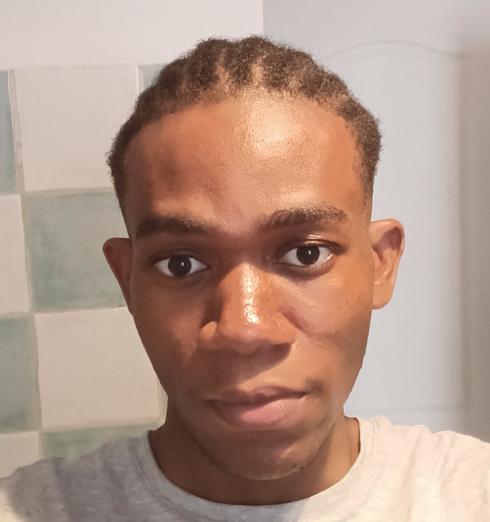 Profil de Ginez, 23 ans, Lieu gay à Caviano