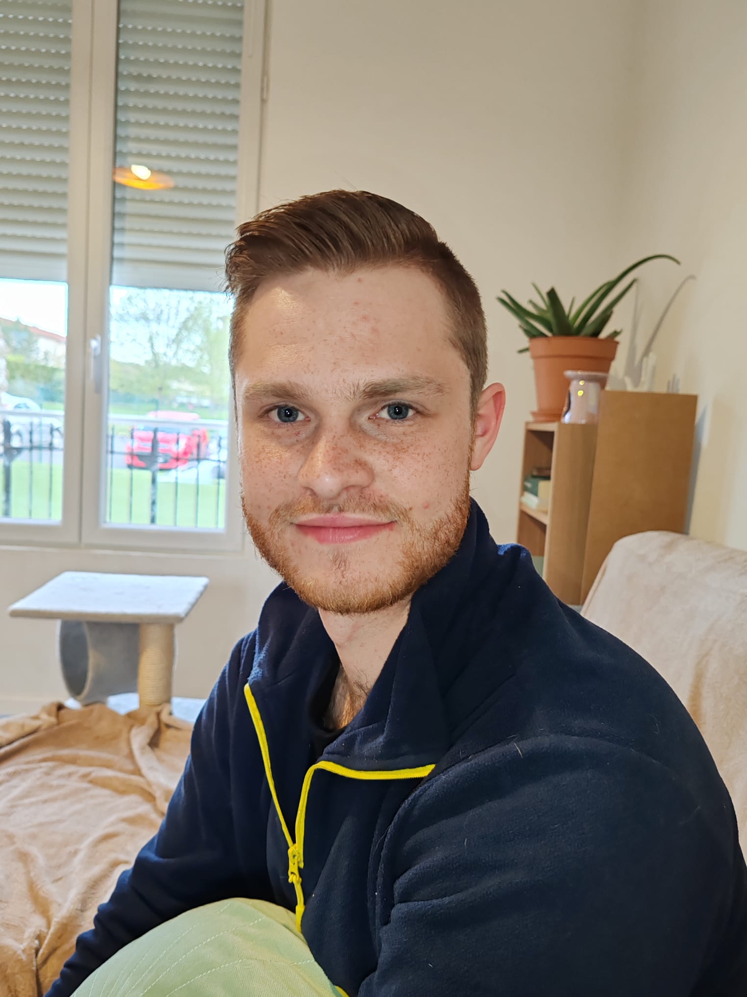 Profil de Yenni, 24 ans, Lieu gay à Tschlin