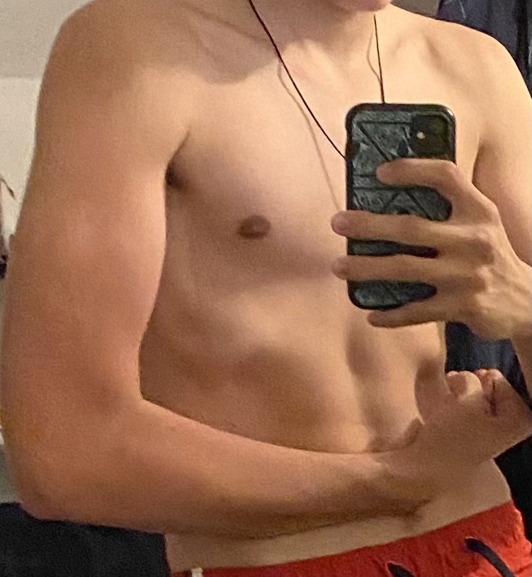Profil de Hadrian, 20 ans, Lieu gay à Arolla