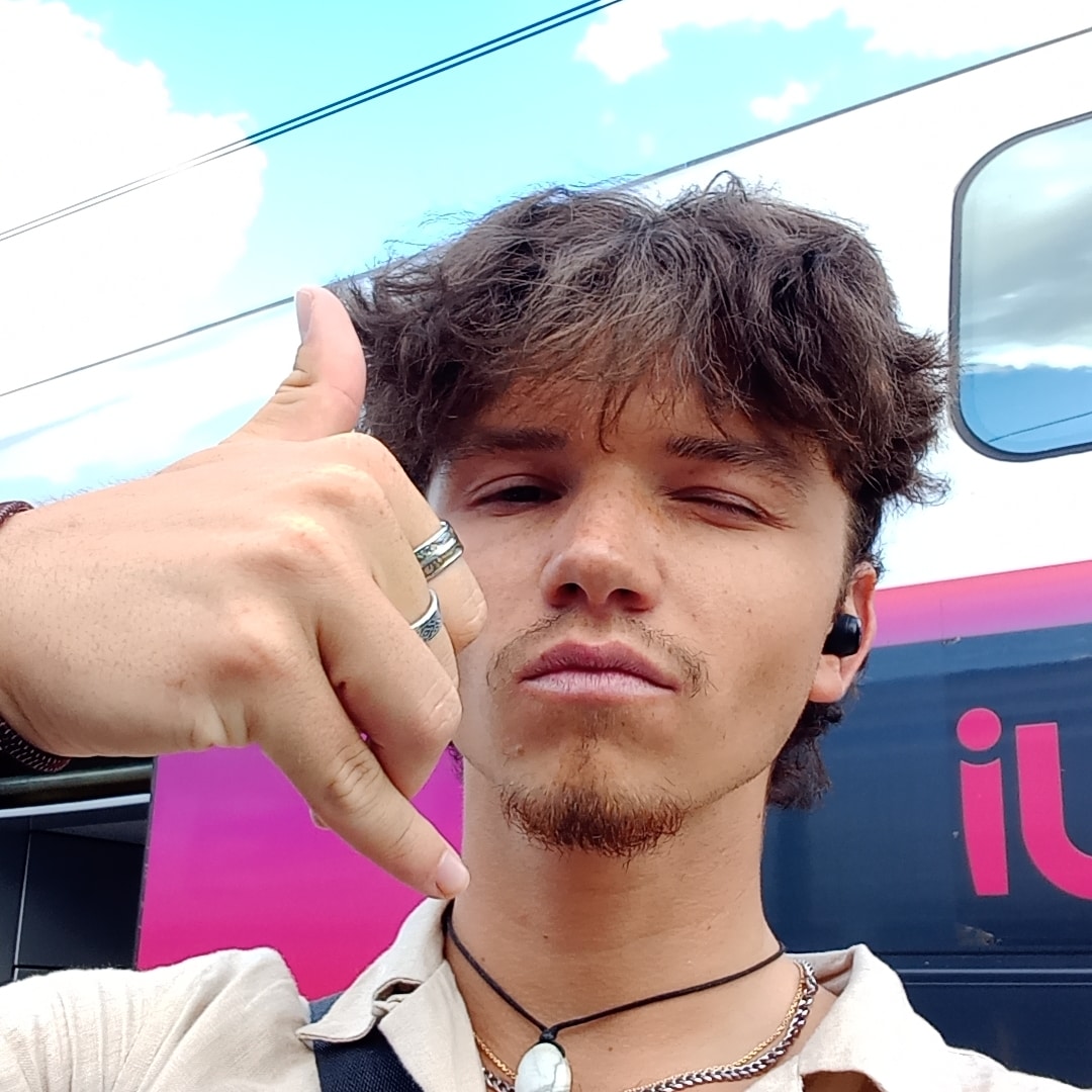 Profil de Seny, 20 ans, Lieu gay à Bogis-Bossey