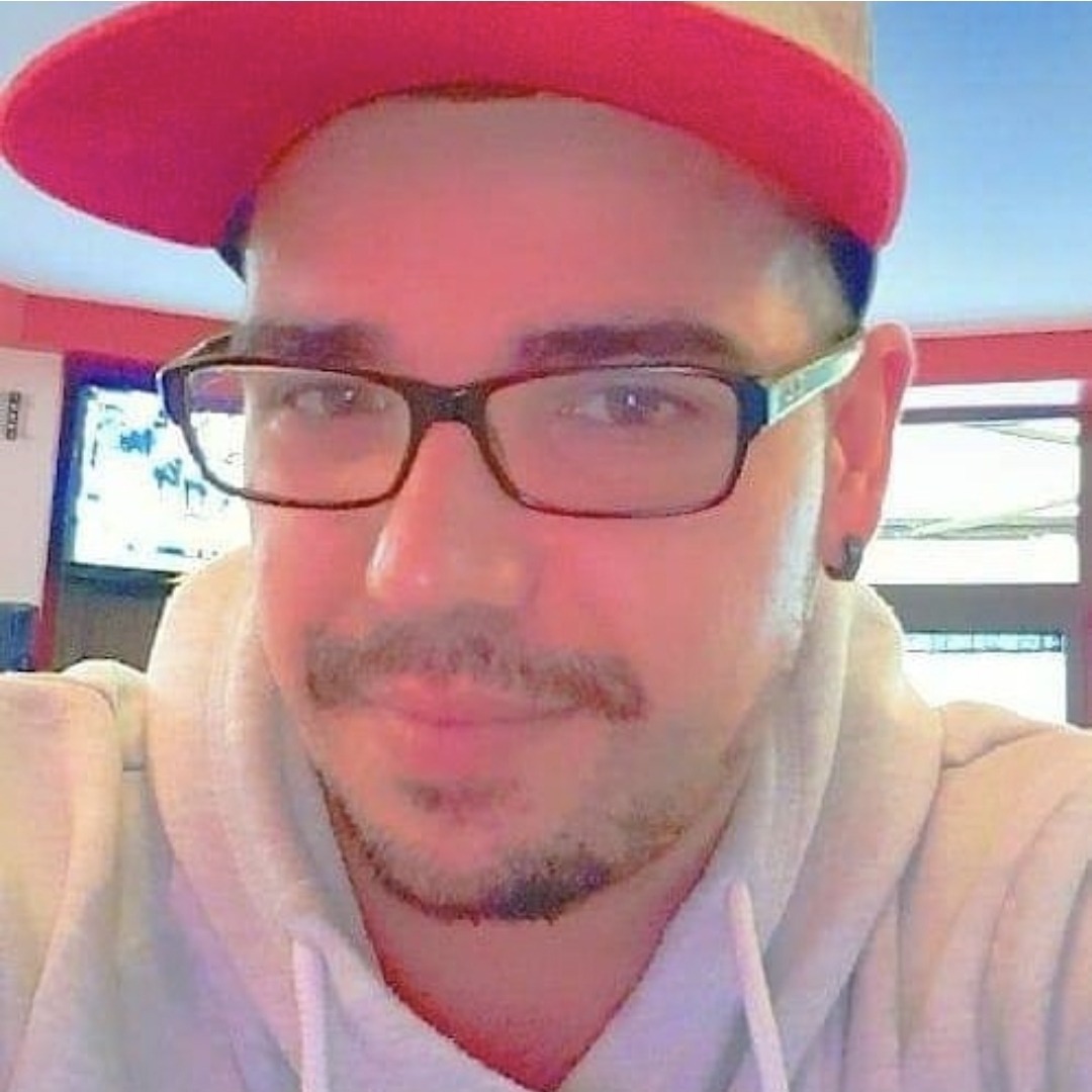 Profil de Jean-daniel, 37 ans, Lieu gay à Les Hauts-Geneveys