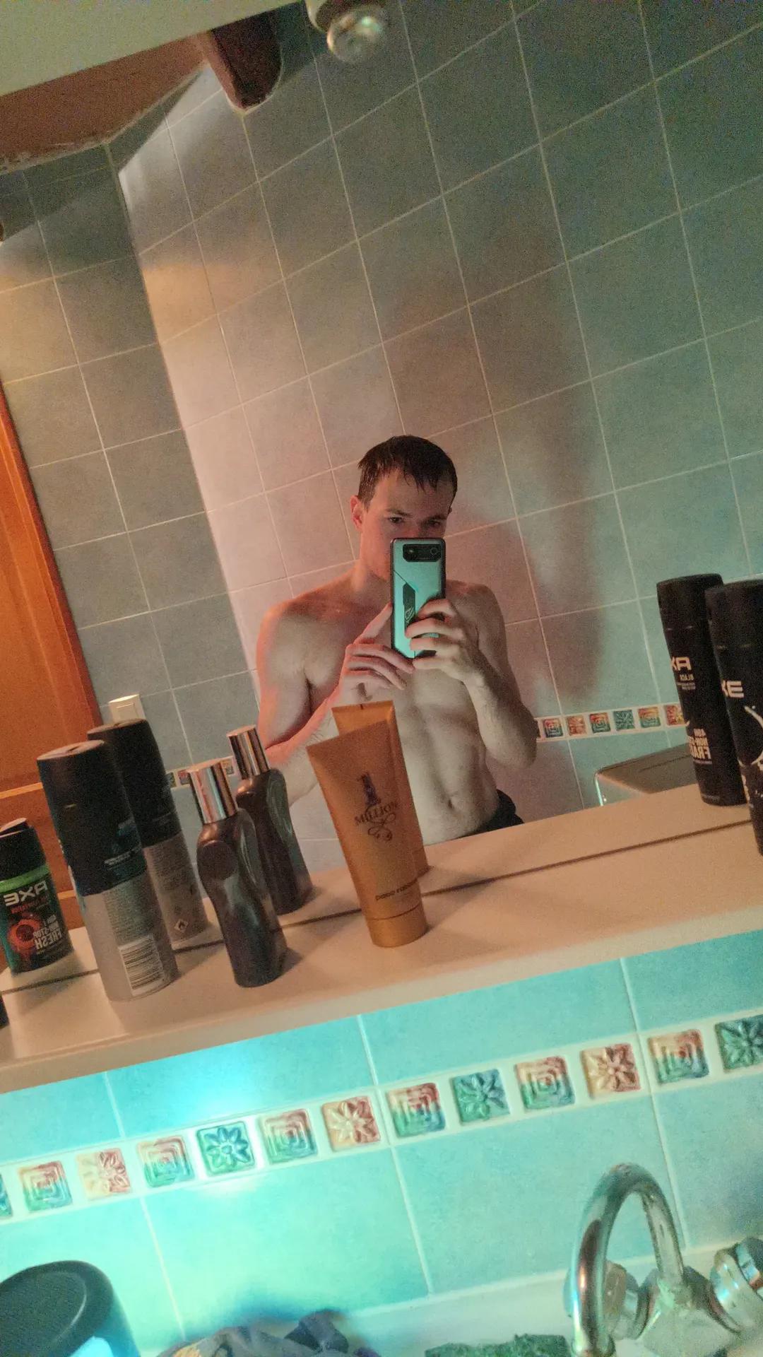 Profil de Halim, 28 ans, Lieu gay à Lüen