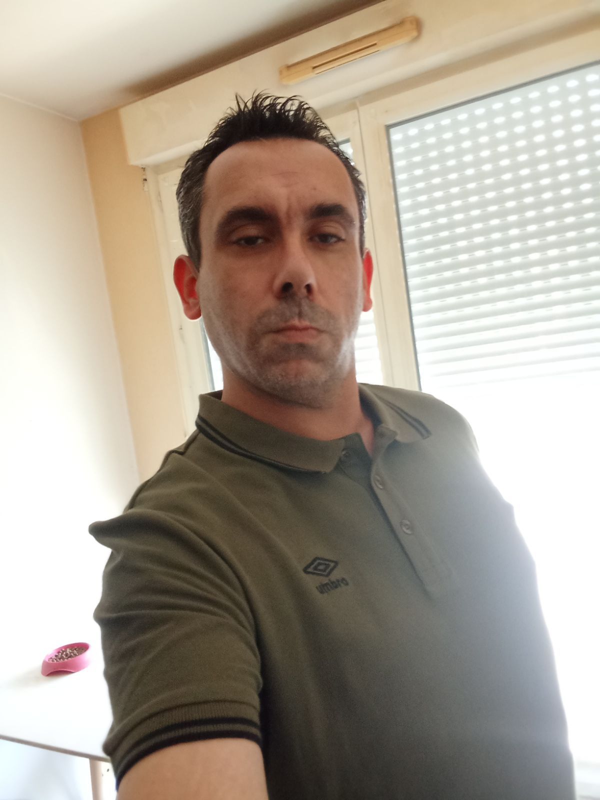 Profil de Djael, 37 ans, Lieu gay à Uttigen